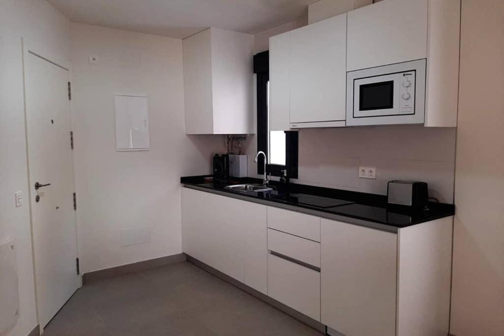 New Apartment In The Center-Terrace & Free Parking Малага Екстер'єр фото