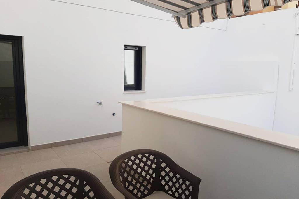 New Apartment In The Center-Terrace & Free Parking Малага Екстер'єр фото